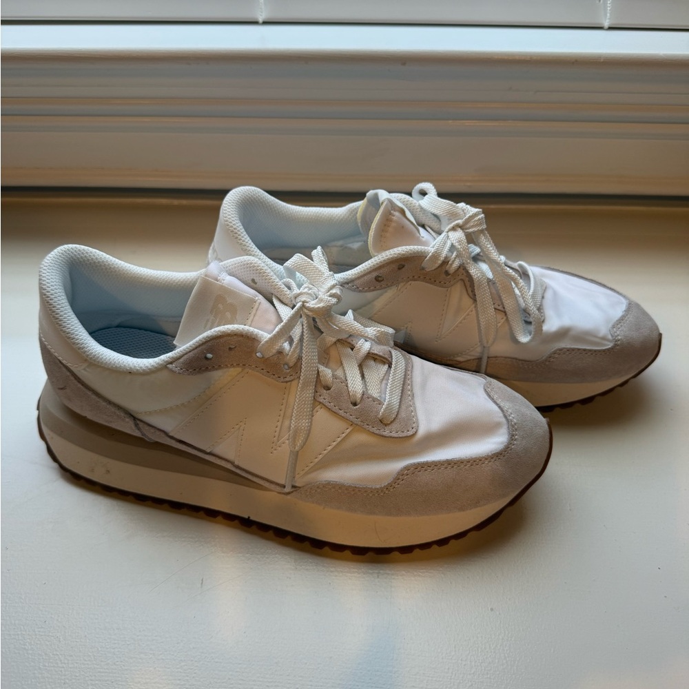 New Balance Women's Sneakers in White and Tan